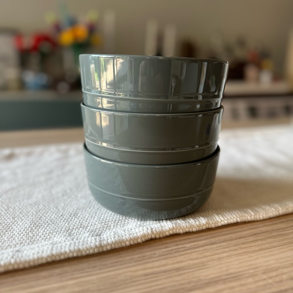 Crate & Barrel Hue Cereal Bowls by Aaron Probyn (set of 3)